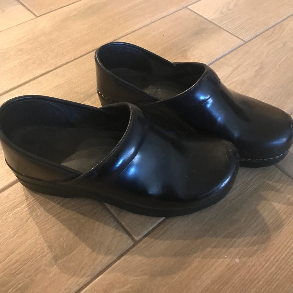 Black Dansko Clogs 🙌🏼